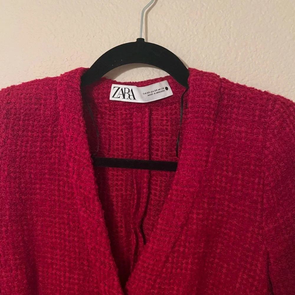 Chic Red Button-Up Zara Cardigan Dress - Picture 4 of 7
